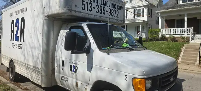 The ultimate guide to dealing with highway congestion in Ohio 1 Moving truck navigating residential streets