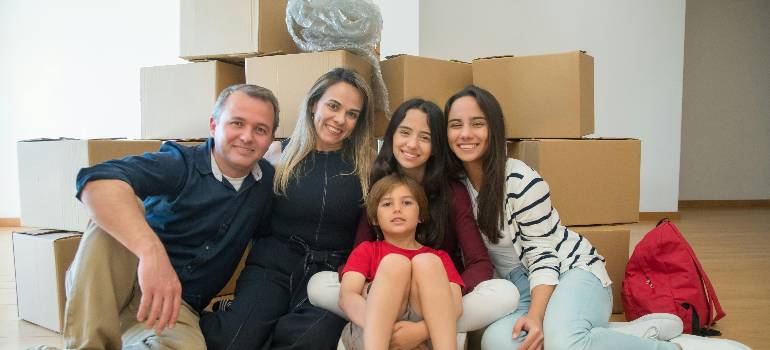 Moving during the school year in Cincinnati: Checklist for parents 4 Family moving during the school year in Cincinnati arrival